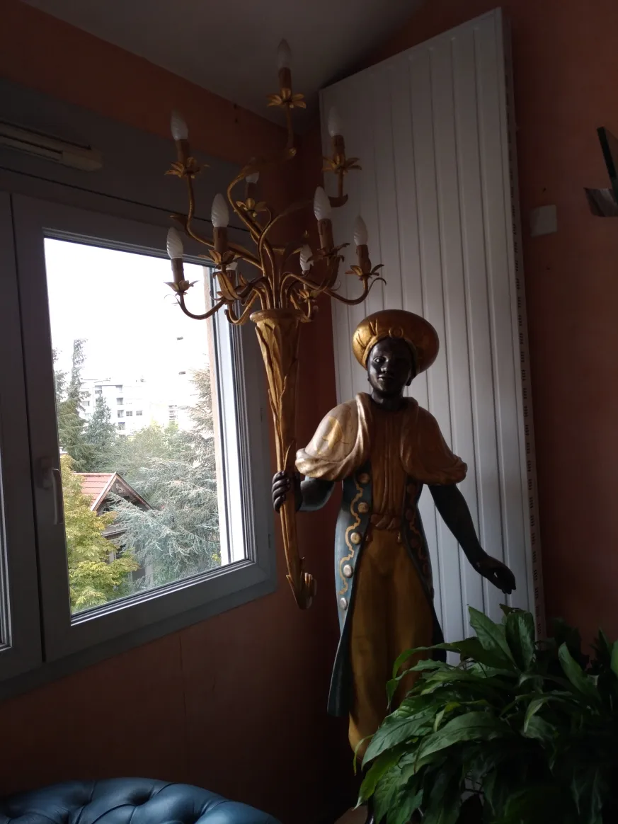 Objet d'art ou de décoration à vendre chez un antiquaire près de Lyon
