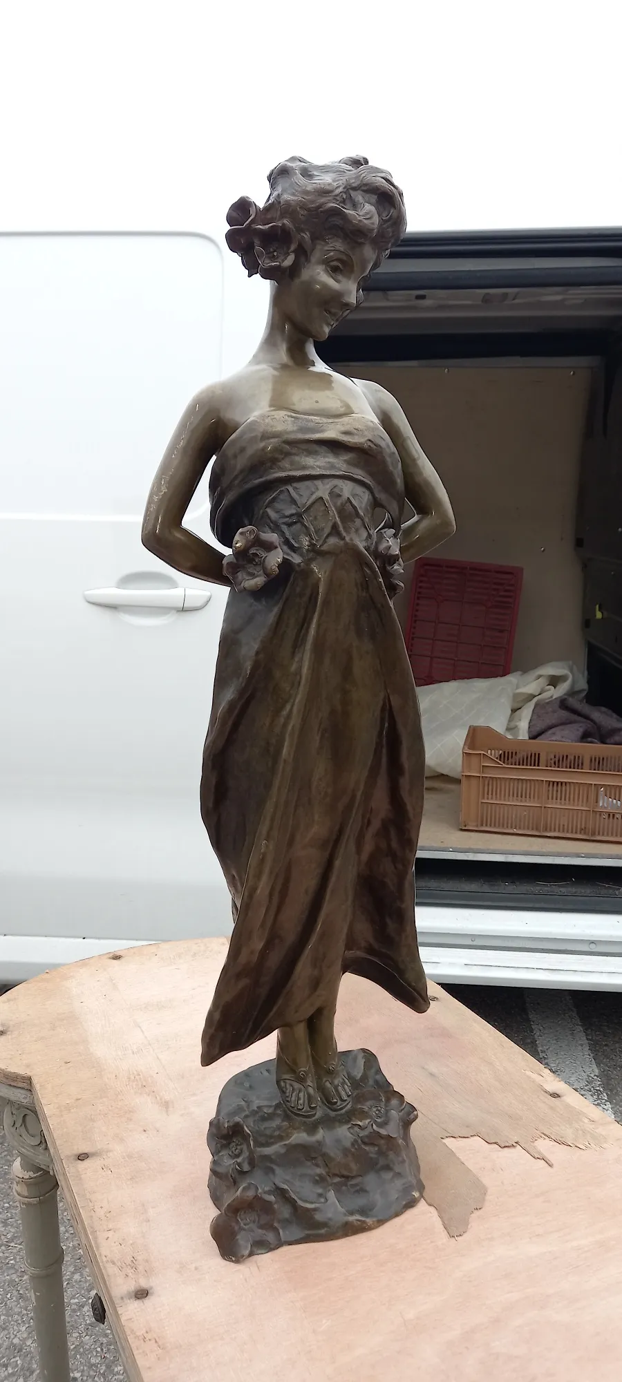 Objet d'art ou de décoration à vendre chez un antiquaire près de Lyon