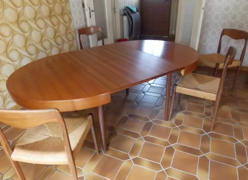 Meuble d'occasion à vendre chez un antiquaire près de Lyon