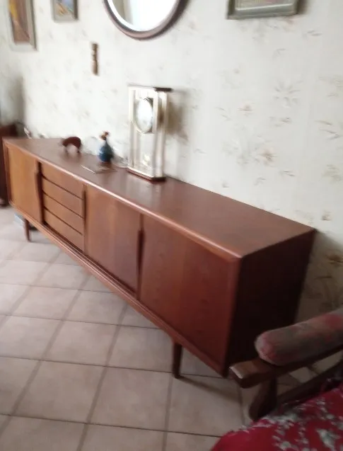Meuble d'occasion à vendre chez un antiquaire près de Lyon