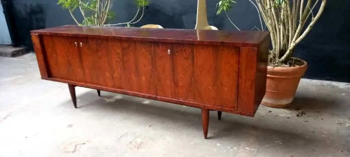 Meuble d'occasion à vendre chez un antiquaire près de Lyon