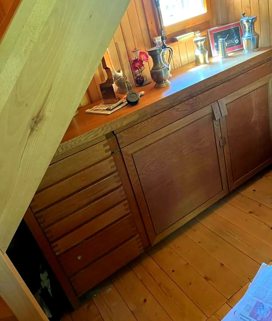 Meuble scandinave à vendre chez un antiquaire près de Lyon