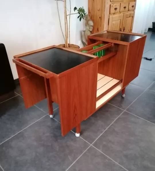 Meuble scandinave à vendre chez un antiquaire près de Lyon