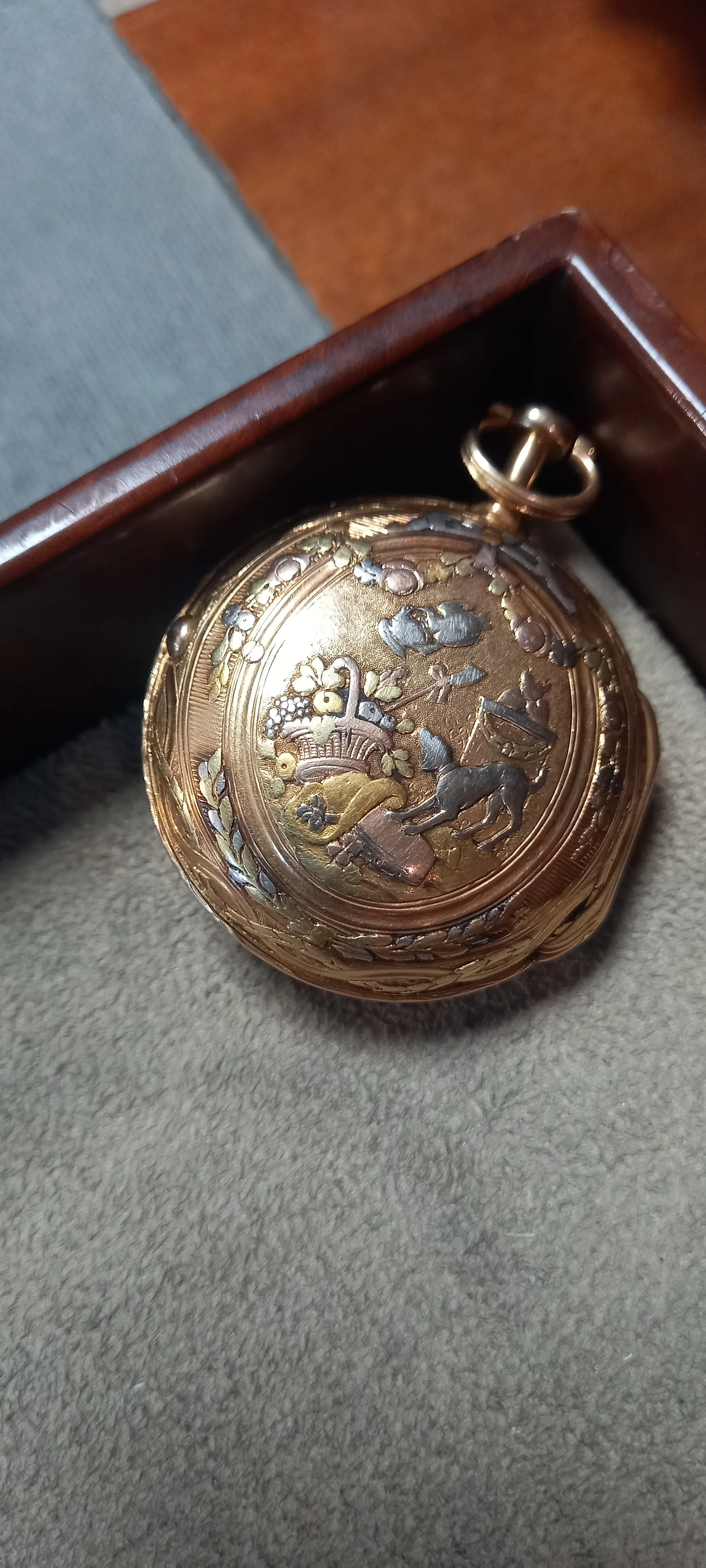 Montre à gousset à coq en or, style Louis XV, mouvement Julien Le Roy à vendre chez un antiquaire près de Lyon