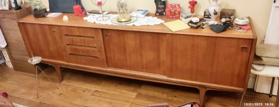 Meuble d'occasion à vendre chez un antiquaire près de Lyon