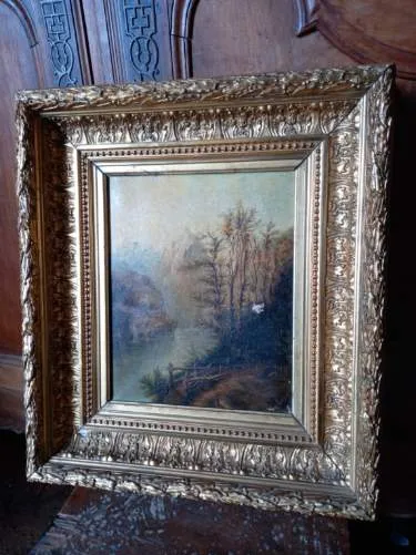 Objet d'art ou de décoration à vendre chez un antiquaire près de Lyon