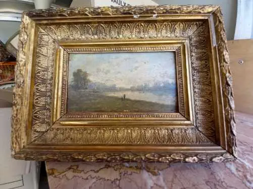 Objet d'art ou de décoration à vendre chez un antiquaire près de Lyon