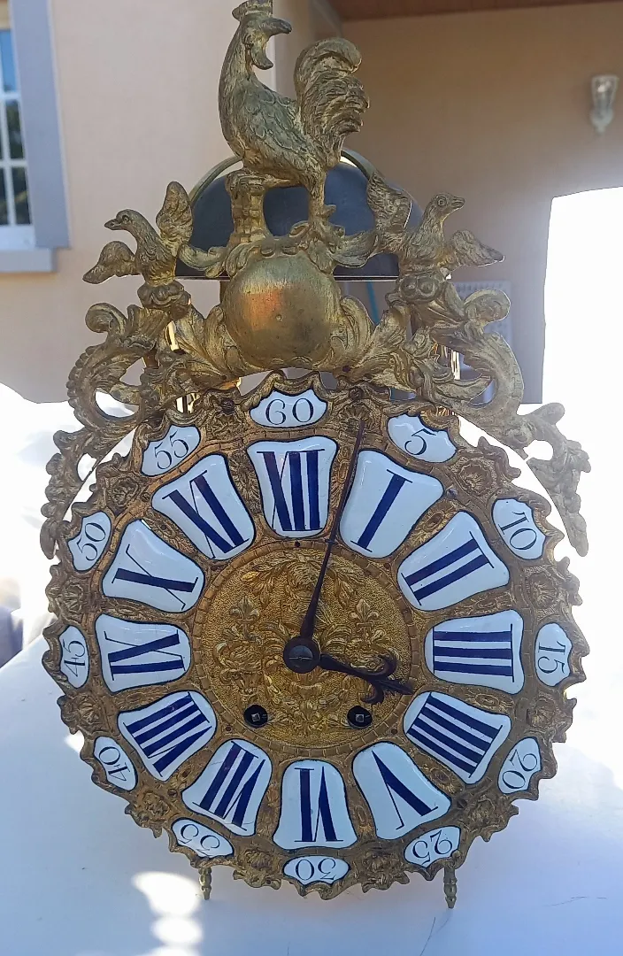 Pendule, horloge ancienne à vendre chez un antiquaire près de Lyon