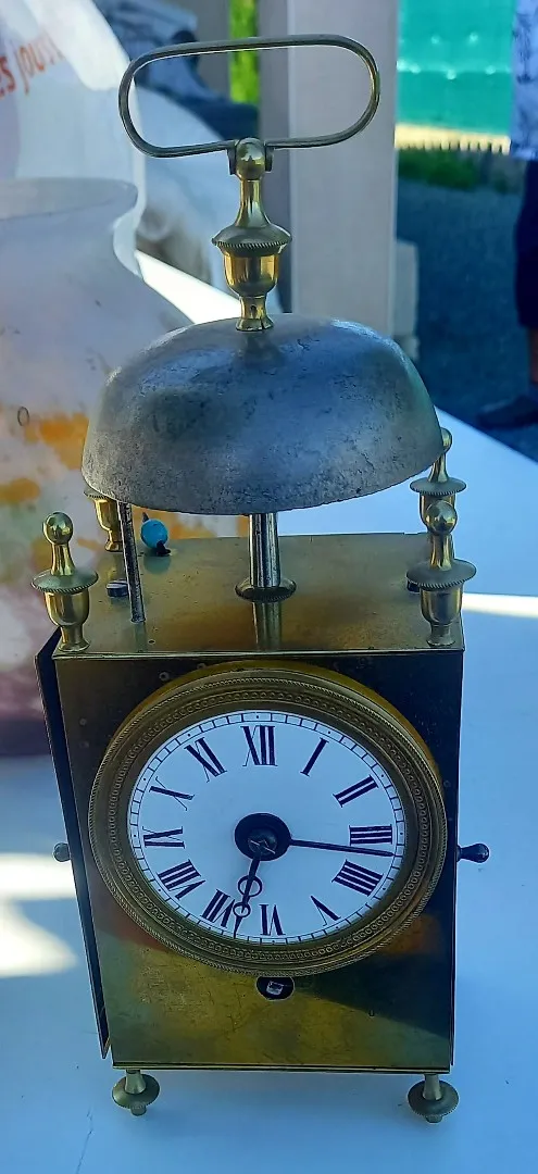 Pendule, horloge ancienne à vendre chez un antiquaire près de Lyon