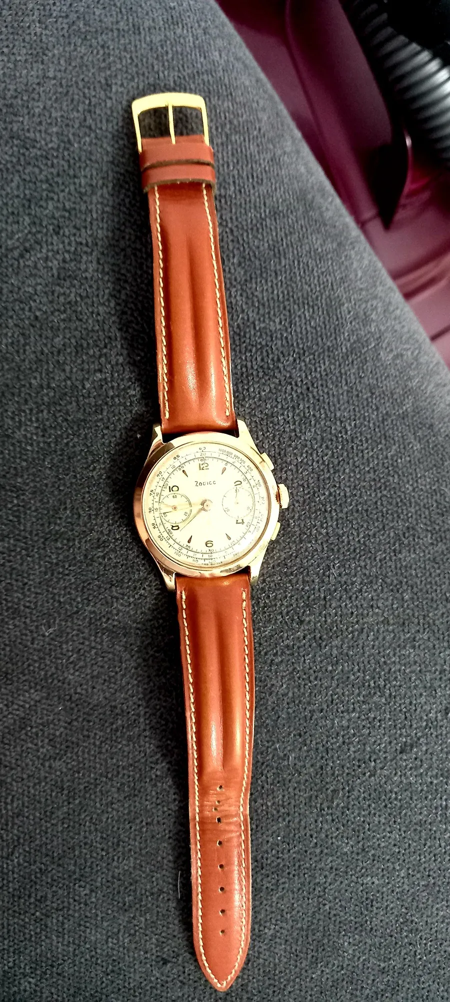 Montre ancienne à vendre chez un antiquaire près de Lyon
