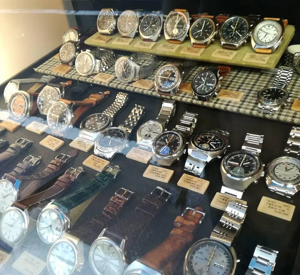 Montre ancienne à vendre chez un antiquaire près de Lyon