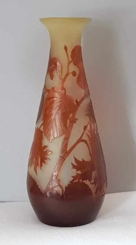 Vase ancien à vendre chez un antiquaire près de Lyon