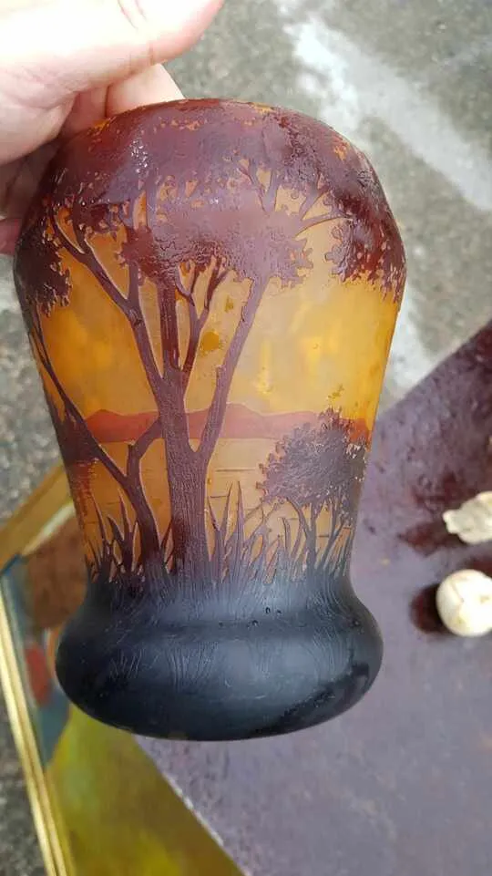 Vase ancien à vendre chez un antiquaire près de Lyon