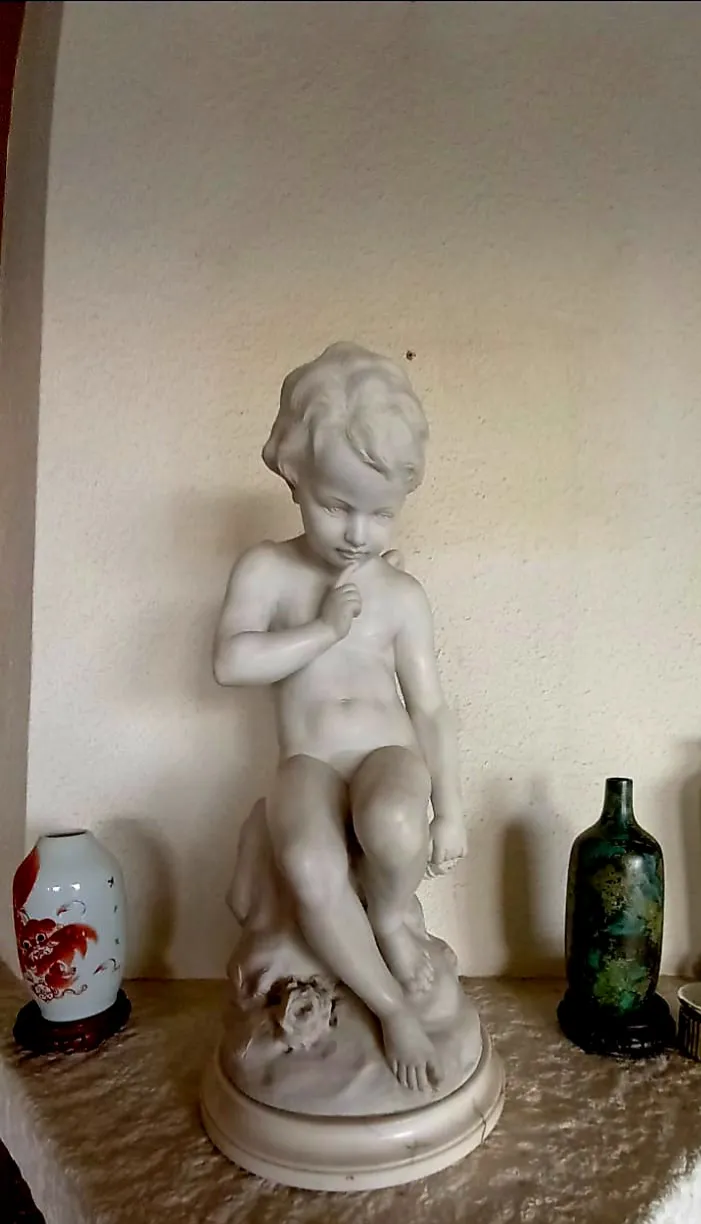 Statue ancienne à vendre chez un antiquaire près de Lyon
